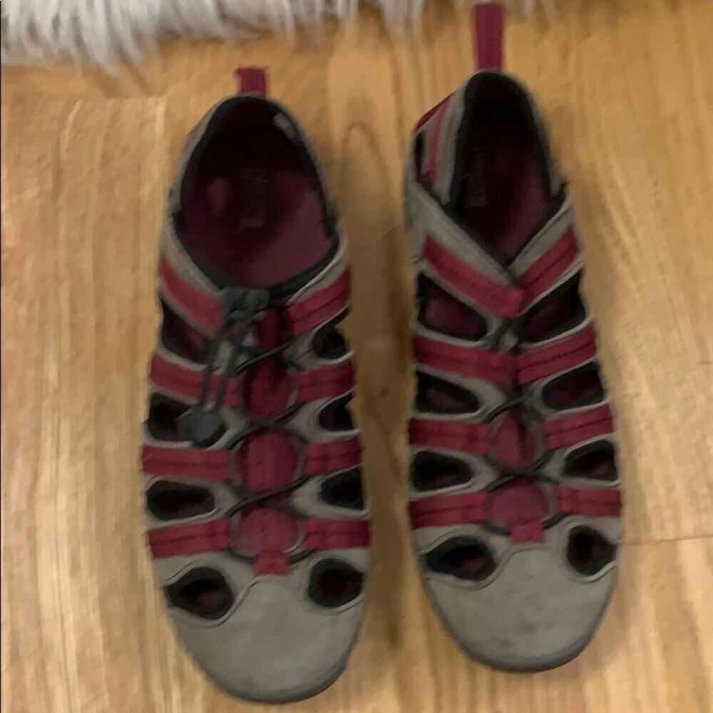 DULUTH TRADING WOMEN’S SANDALS SIZE 8.5
